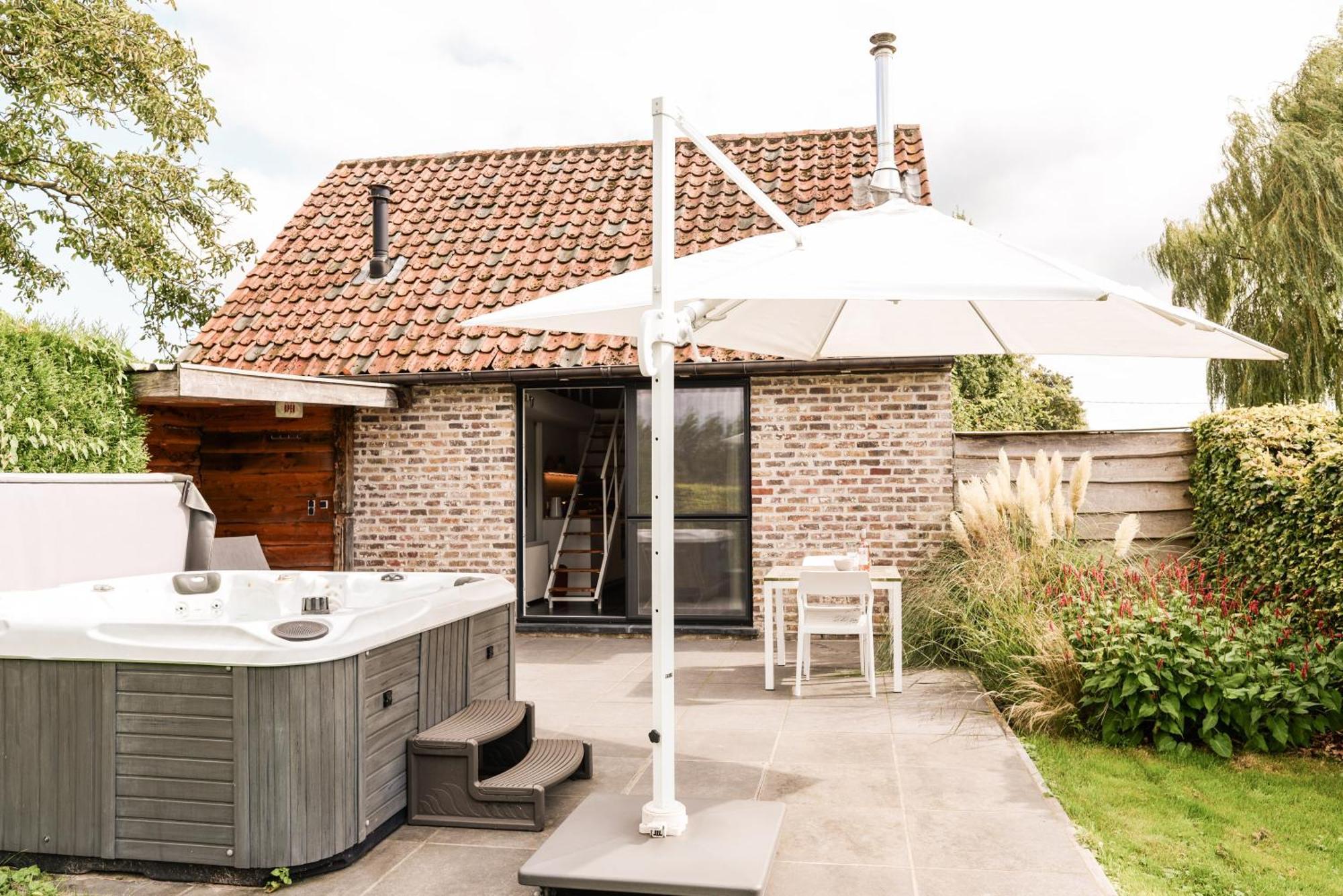 Finca Feliz With Private Jacuzzi & Sauna Oostkamp Bagian luar foto