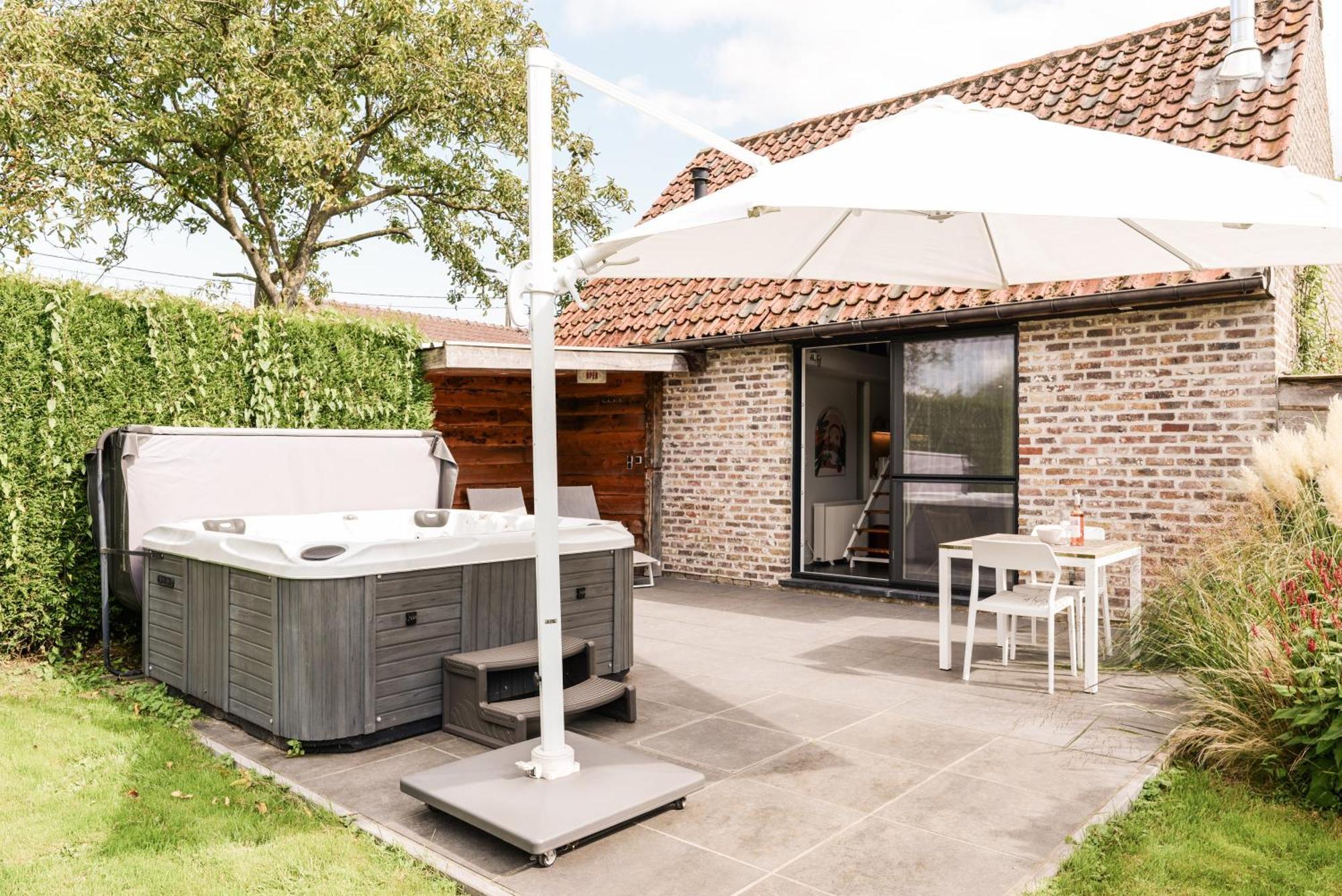 Finca Feliz With Private Jacuzzi & Sauna Oostkamp Bagian luar foto