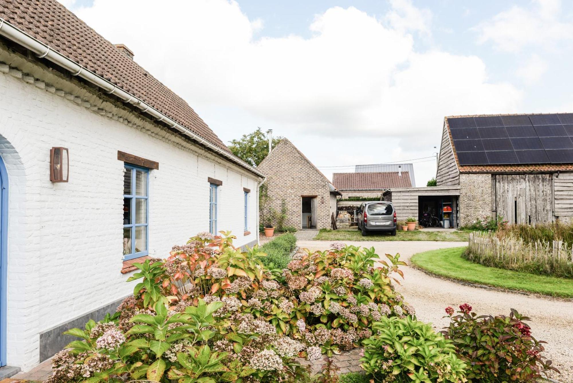 Finca Feliz With Private Jacuzzi & Sauna Oostkamp Bagian luar foto
