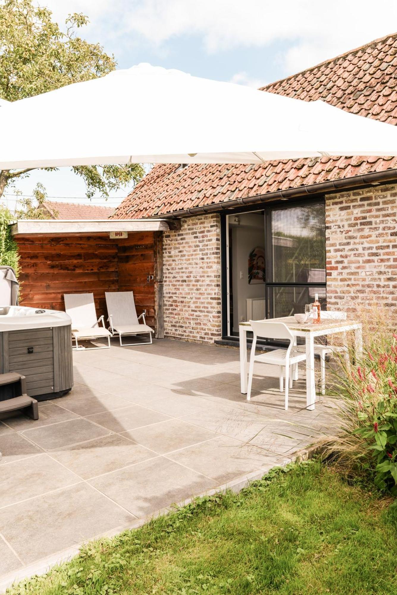 Finca Feliz With Private Jacuzzi & Sauna Oostkamp Bagian luar foto