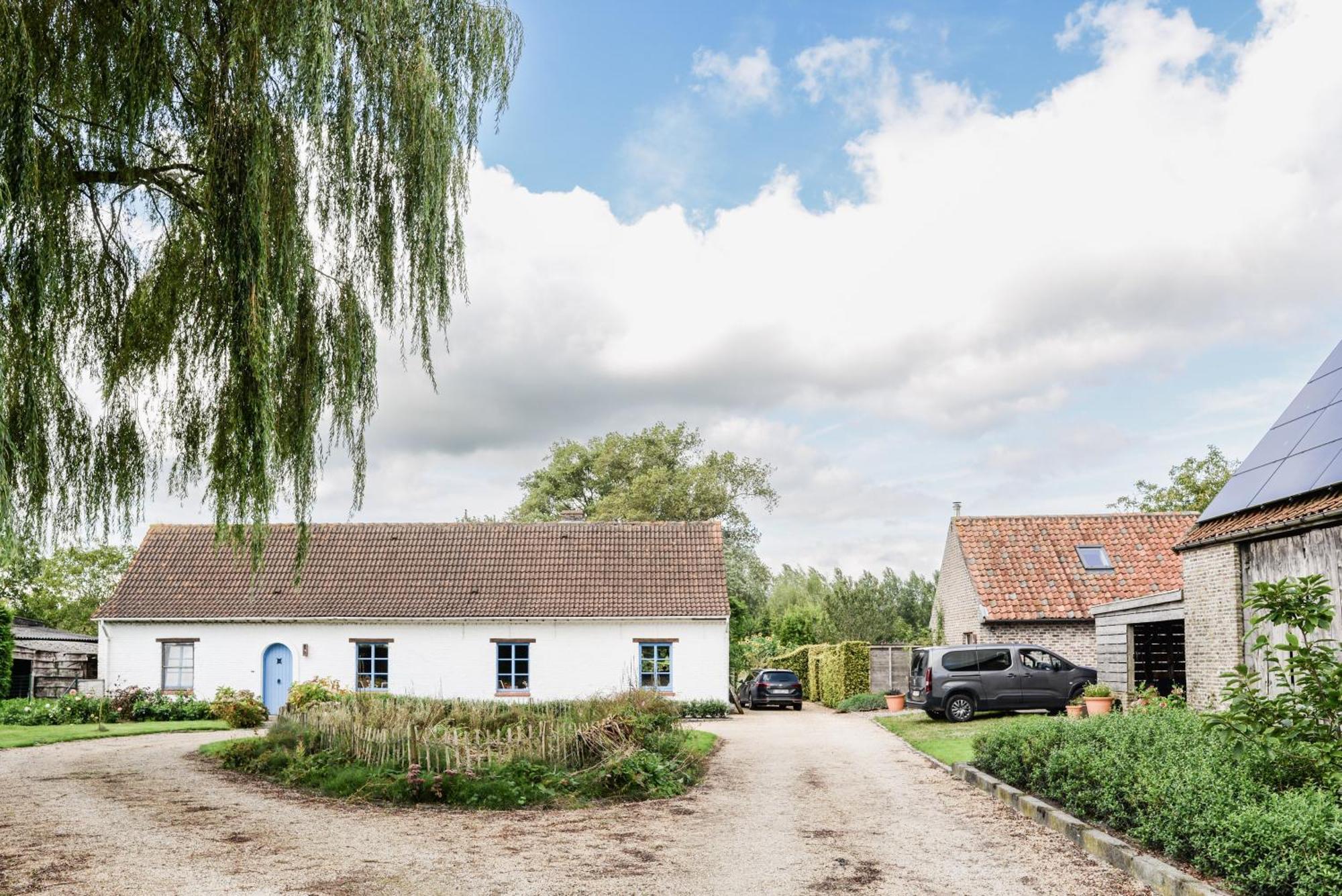 Finca Feliz With Private Jacuzzi & Sauna Oostkamp Bagian luar foto