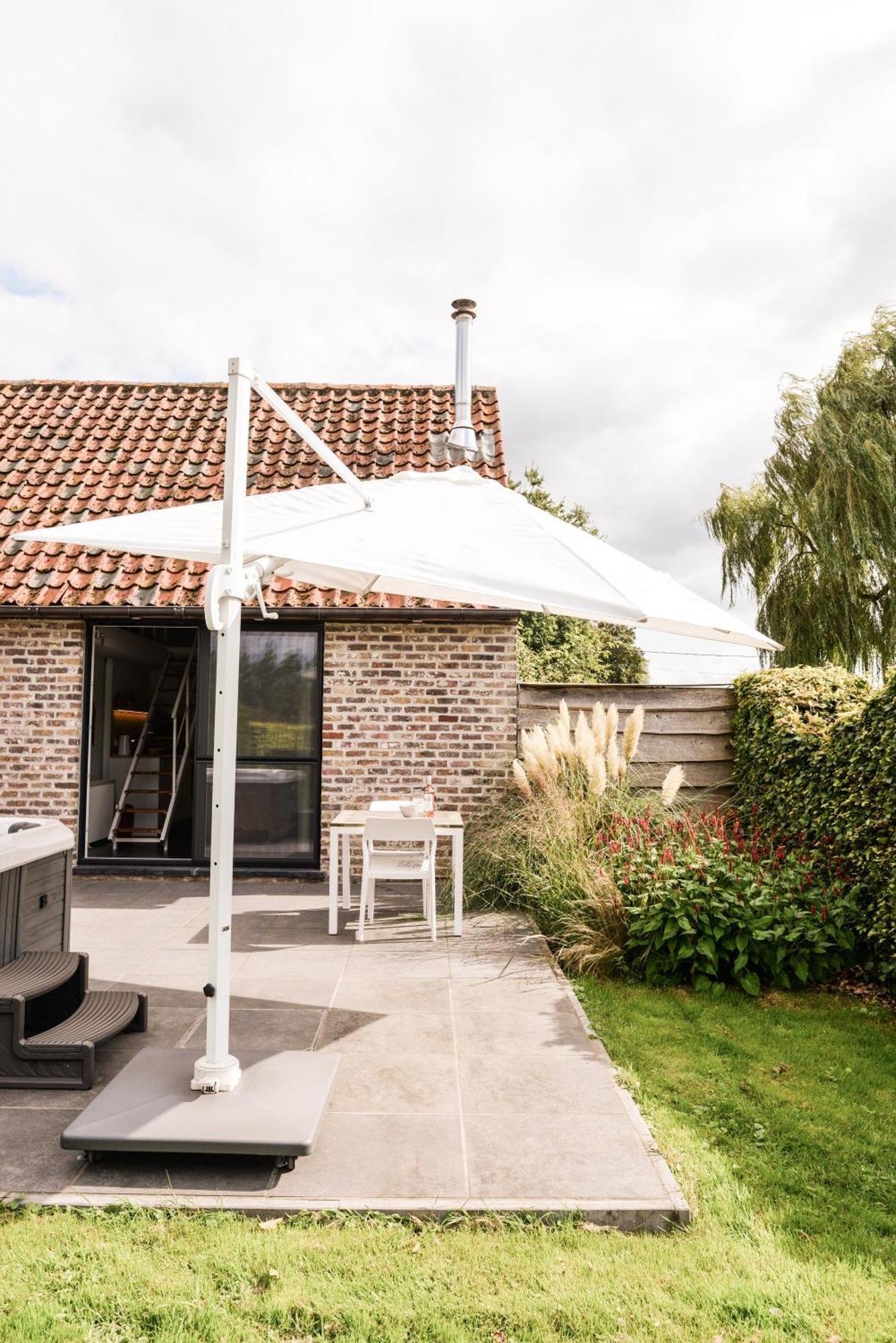 Finca Feliz With Private Jacuzzi & Sauna Oostkamp Bagian luar foto