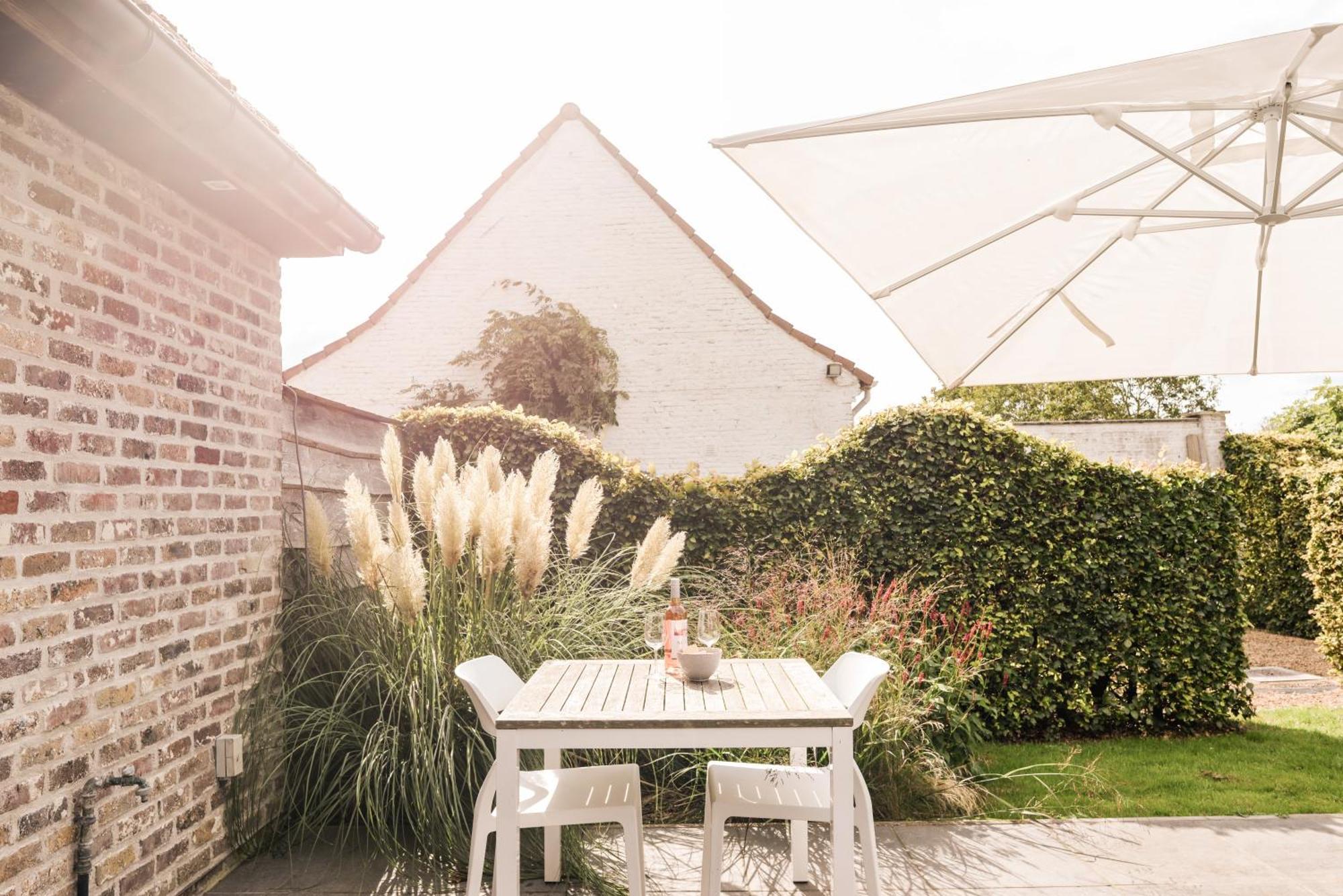 Finca Feliz With Private Jacuzzi & Sauna Oostkamp Bagian luar foto