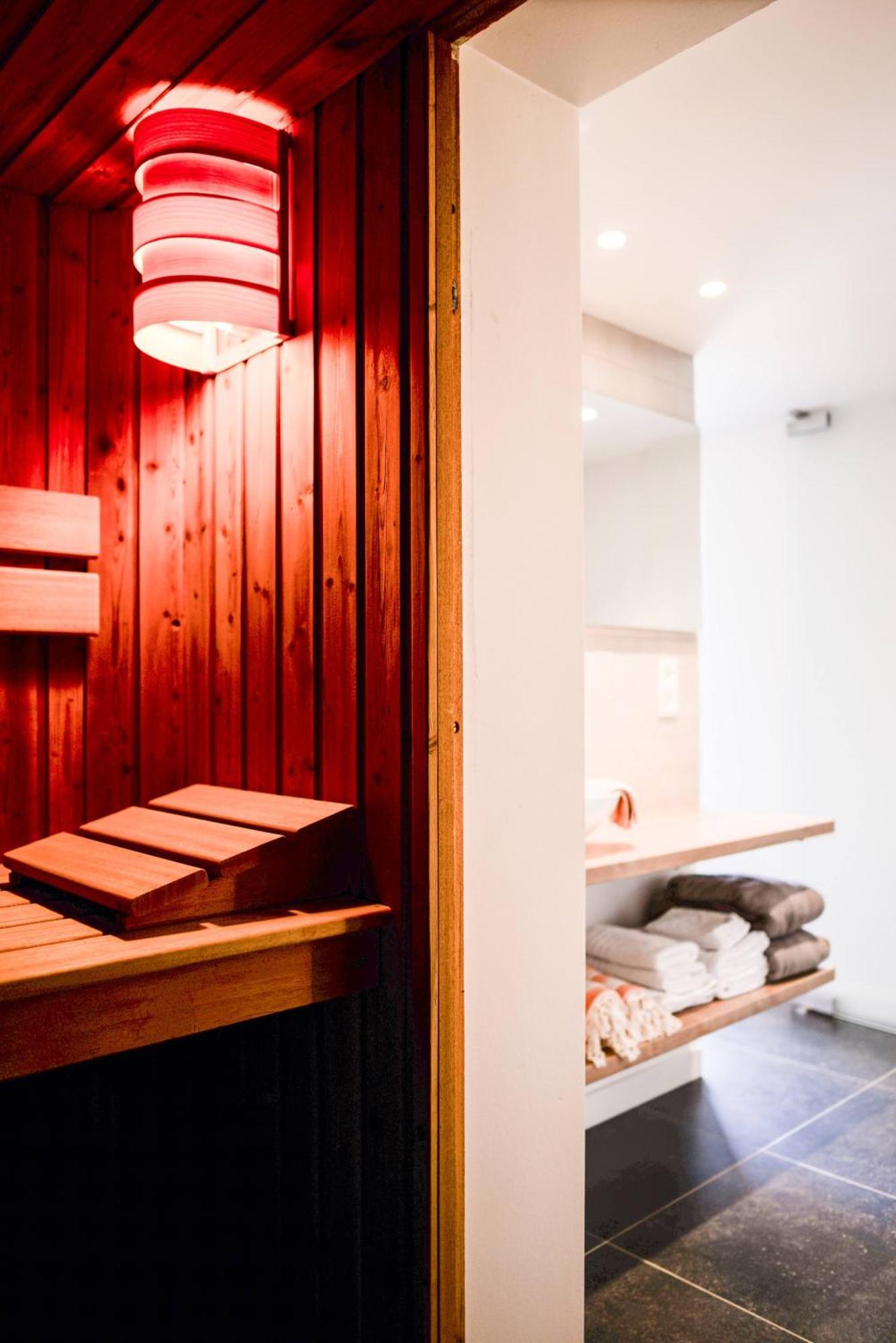 Finca Feliz With Private Jacuzzi & Sauna Oostkamp Bagian luar foto