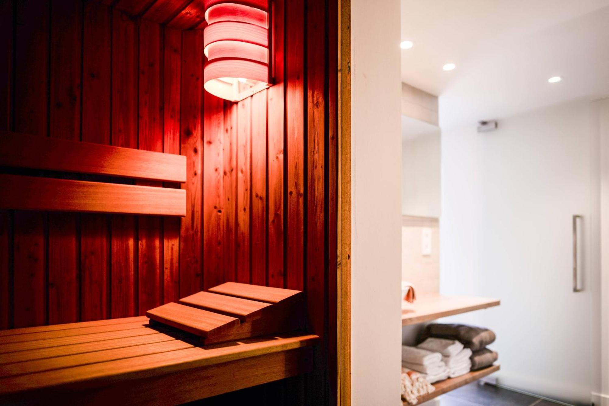 Finca Feliz With Private Jacuzzi & Sauna Oostkamp Bagian luar foto